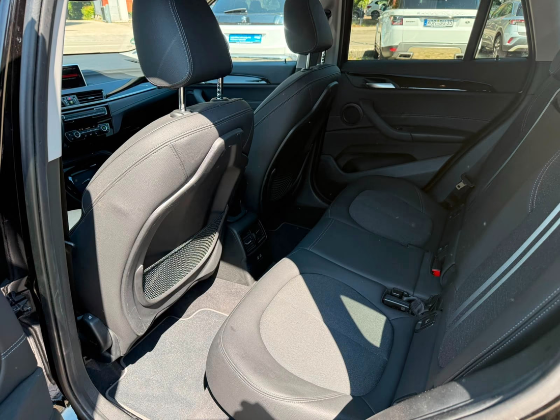BMW X1 Sport Line 2.0 Diesel 150 ch — 2019 — 80 268 km — Automatique — vue 10