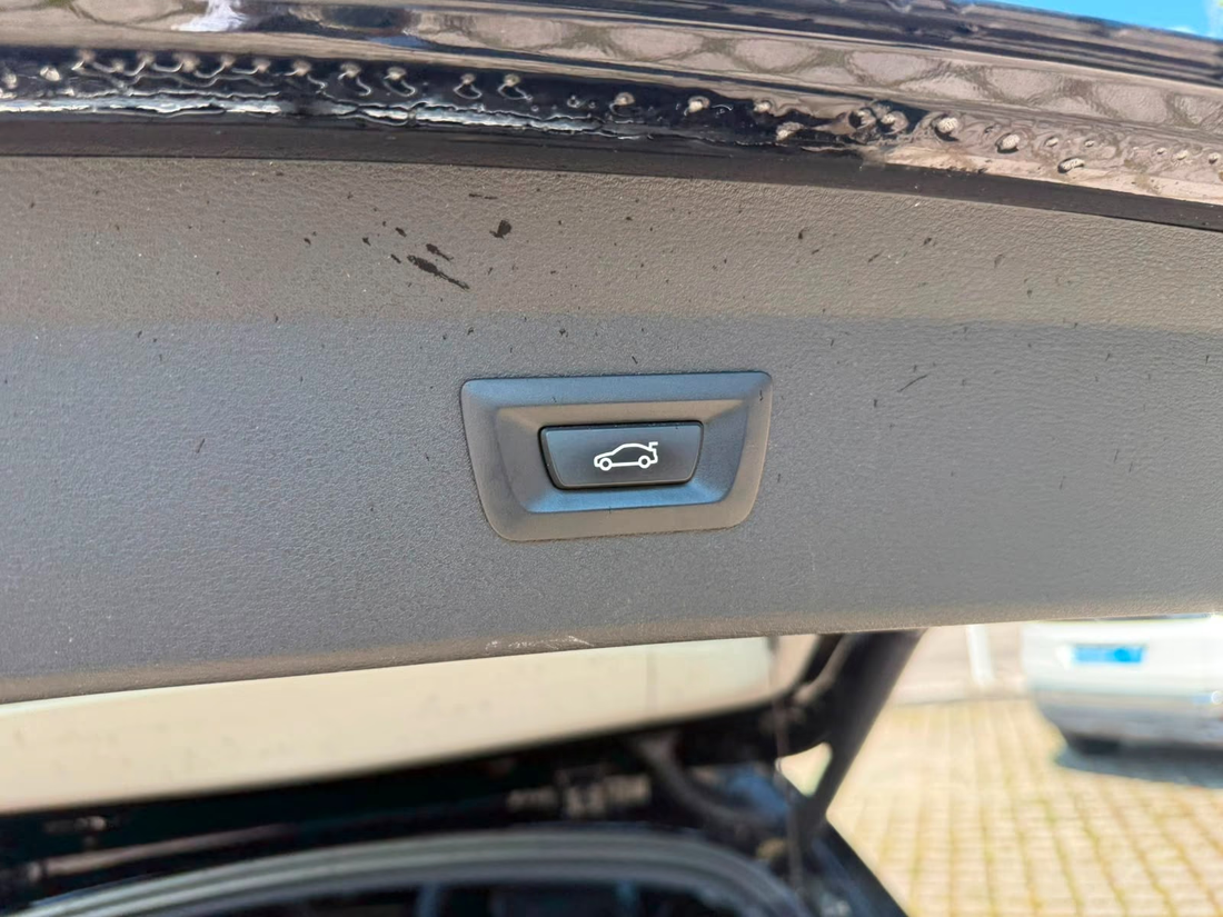 BMW X1 Sport Line 2.0 Diesel 150 ch — 2019 — 80 268 km — Automatique — vue 12