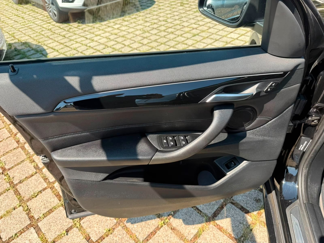 BMW X1 Sport Line 2.0 Diesel 150 ch — 2019 — 80 268 km — Automatique — vue 15