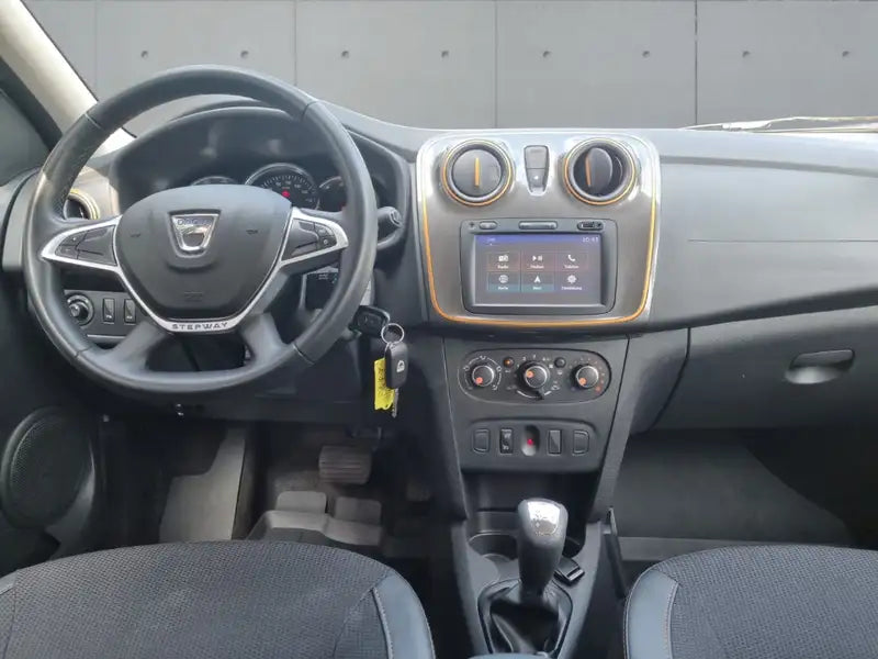 Dacia Sandero II Stepway Celebration 90 ch Automatique – 11/2017 – 52 712 km — vue 7