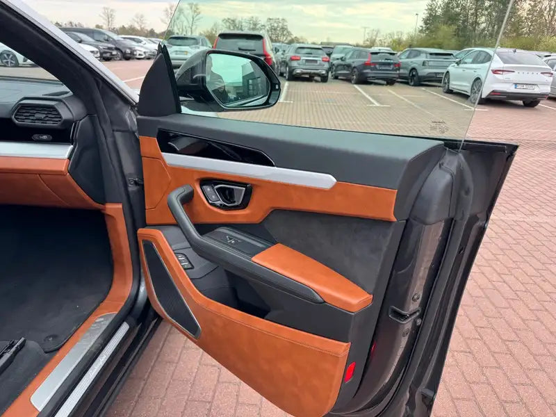 Lamborghini Urus LP650 2020 – Pano, HUD, 23″ – 56 000 km — vue 8